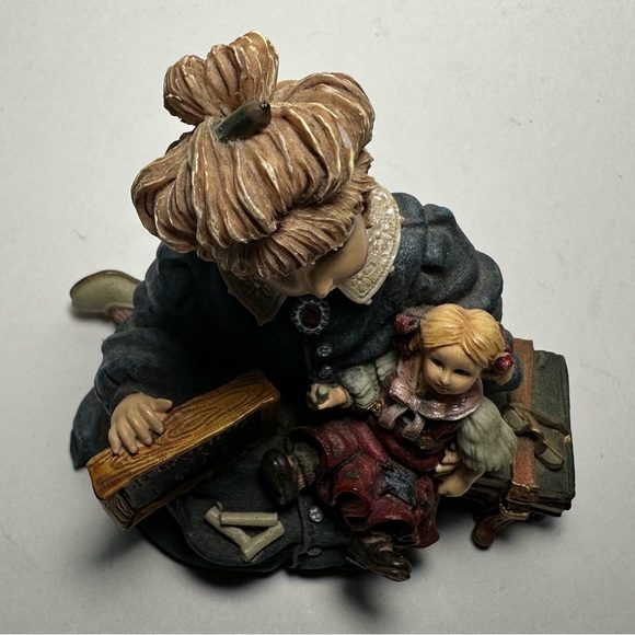 Yesterday's Child Dollstone Collection Michelle Reading Is Fun Teacher 1995 - Picture 9 of 12